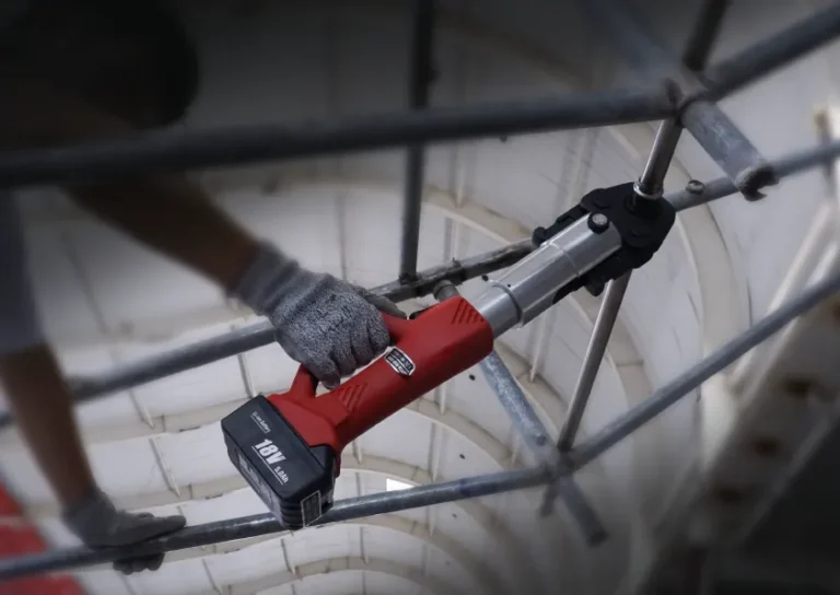 Press tool maintenance for stainless steel pipe installation tools